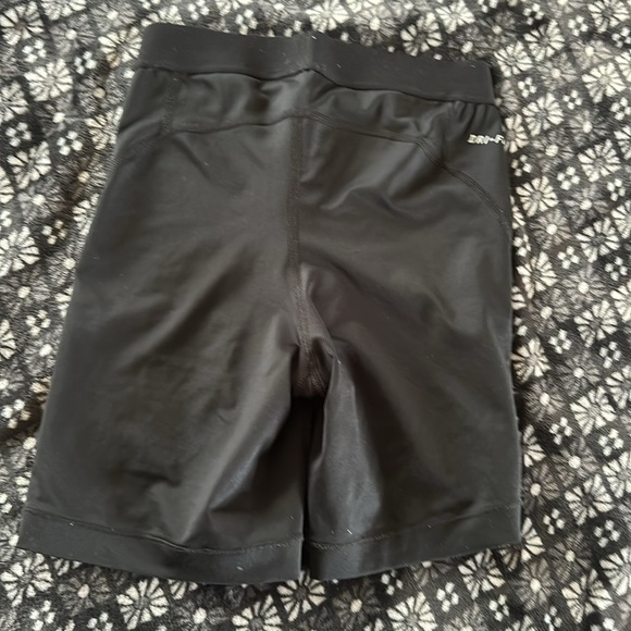 Nike Pros - Picture 3 of 3